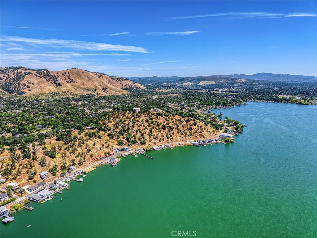 https://media.crmls.org/medias/d305c505-b54d-4dc8-b03f-556028dde82d.jpg?preset=X-Large