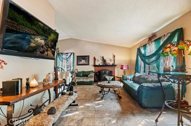 9154 Chelsea Court, Rancho Cucamonga CA: https://media.crmls.org/medias/d3065e8e-3e6d-457b-aa93-3c1a76d3aa63.jpg