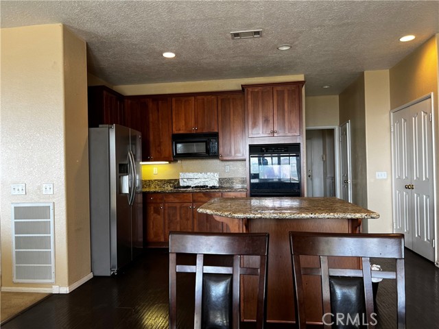 Detail Gallery Image 9 of 40 For 7872 Corte Castillo, Jurupa Valley,  CA 92509 - 4 Beds | 2/1 Baths