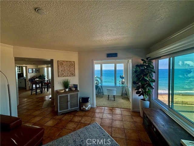 Detail Gallery Image 10 of 19 For 268 Avenida Montalvo, San Clemente,  CA 92672 - 3 Beds | 3 Baths