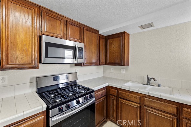 Detail Gallery Image 17 of 44 For 5050 Canyon Crest #7,  Riverside,  CA 92507 - 2 Beds | 2 Baths