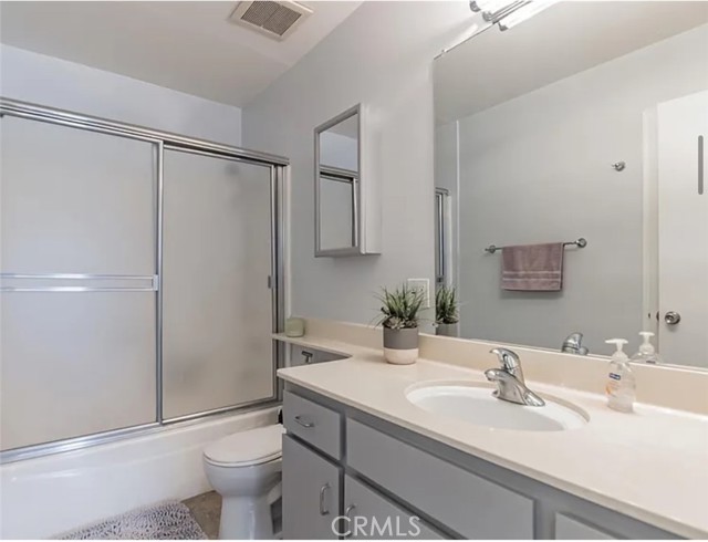 Detail Gallery Image 13 of 15 For 19110 Kittridge St, Reseda,  CA 91335 - 3 Beds | 1/1 Baths