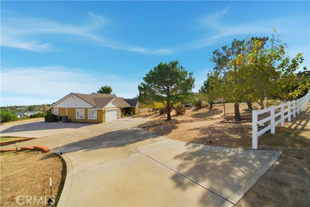 9385 Pinon Hills, Pinon Hills CA: https://media.crmls.org/medias/d30942c2-75d0-4b5c-9144-c22e52183a6f.jpg