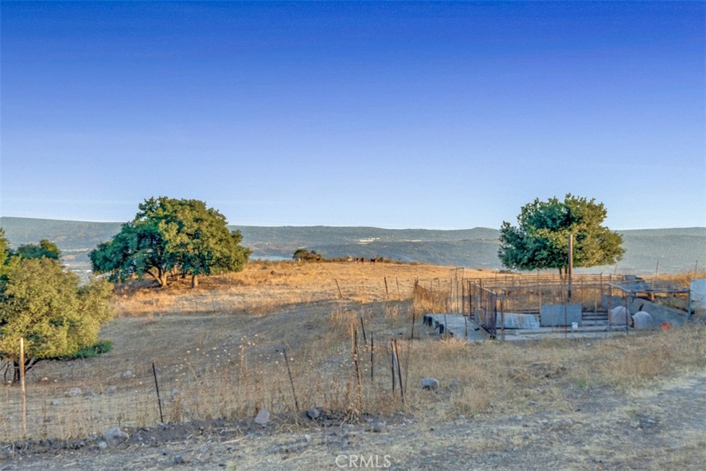 https://media.crmls.org/medias/d3096851-20ac-40aa-8f38-1514bb6fb602.jpg?preset=X-Large