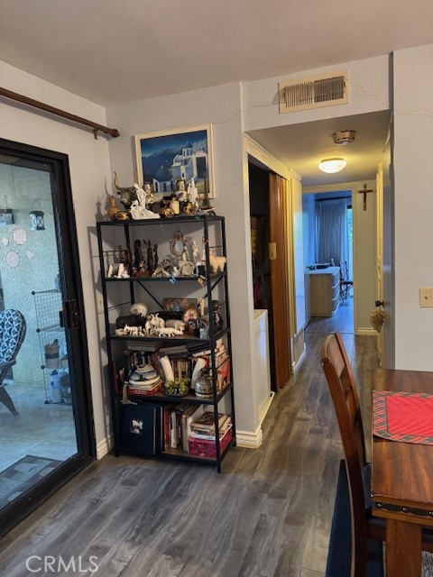 Detail Gallery Image 10 of 26 For 13116 La Jolla Cir, La Mirada,  CA 90638 - 2 Beds | 2 Baths