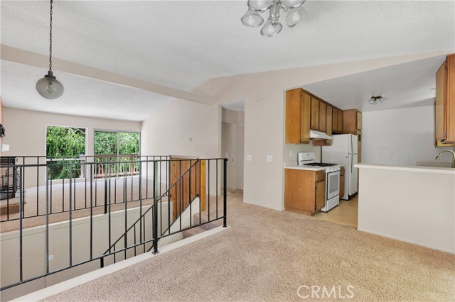 101 Rockledge Lane, Lake Arrowhead CA: https://media.crmls.org/medias/d30b37f1-fe30-4e4b-8fb0-989f1a896113.jpg
