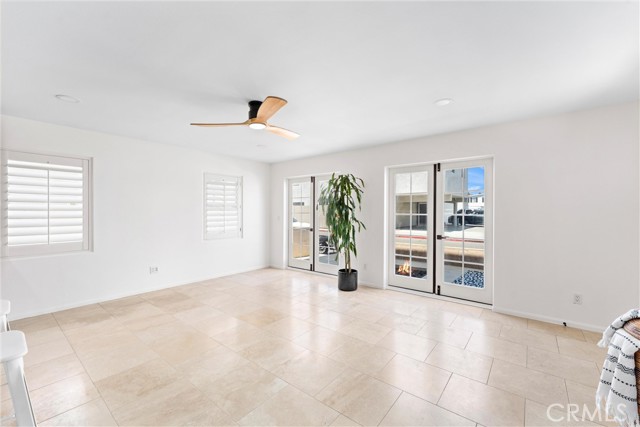 Detail Gallery Image 8 of 36 For 126 47th Street #1,  Newport Beach,  CA 92663 - 3 Beds | 2/1 Baths