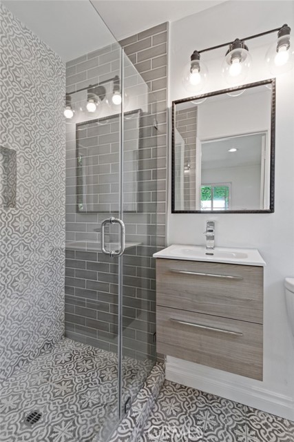 Detail Gallery Image 37 of 62 For 10215 Casaba, Chatsworth,  CA 91311 - 5 Beds | 3/1 Baths