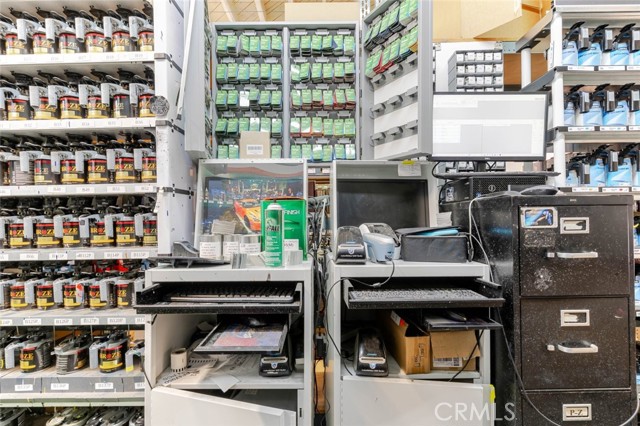  Commercial for Sale in Sun Valley, California