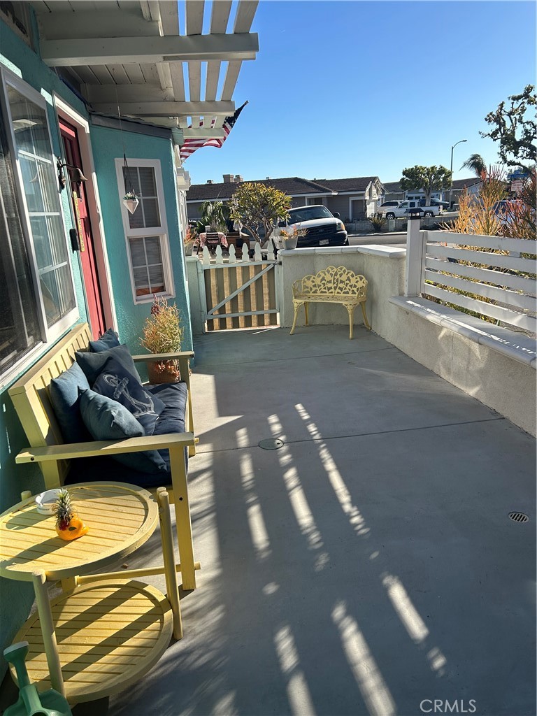 https://media.crmls.org/medias/d30dafb6-22ea-4a9f-804b-db9ed1b77177.jpg?preset=X-Large