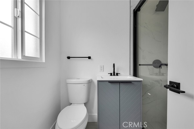 10527 Burin Ave, Inglewood CA: https://media.crmls.org/medias/d30e2c8f-da7c-435a-847a-537443c6f4d6.jpg