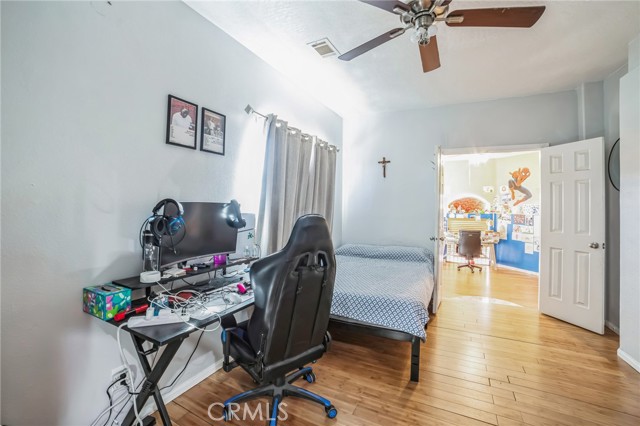 15990 Tinta Road, Apple Valley CA: https://media.crmls.org/medias/d30e7050-56df-4857-833c-29eea06b4706.jpg