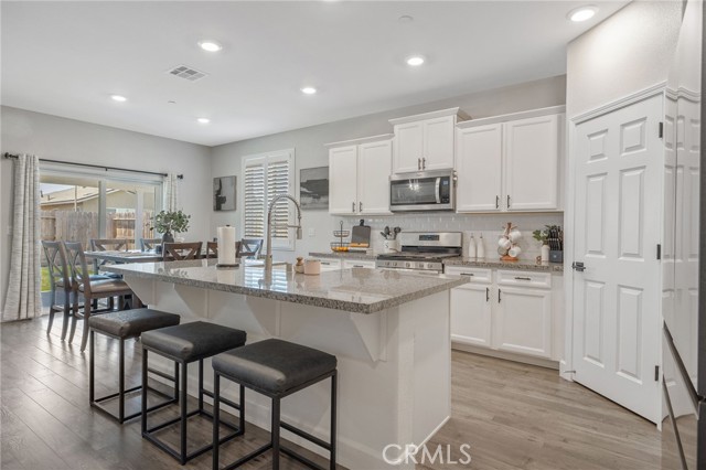 Detail Gallery Image 13 of 41 For 3531 E Laura Ct, Visalia,  CA 93292 - 3 Beds | 2 Baths