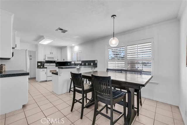 Detail Gallery Image 9 of 35 For 6929 La Habra, Yucca Valley,  CA 92284 - 2 Beds | 2 Baths