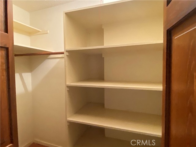 18219 Rayen Street, Northridge CA: https://media.crmls.org/medias/d310e4f1-b988-4e44-8e81-5c87d71663e4.jpg