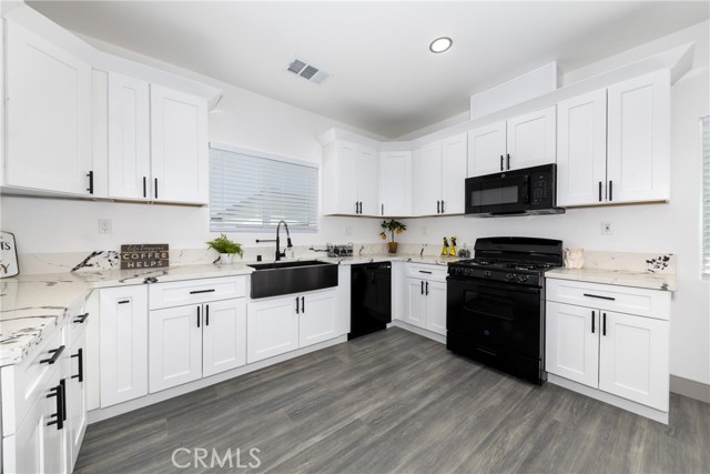 7972 Cortez Street, Highland CA: https://media.crmls.org/medias/d313d1b5-601c-44ce-b938-d92a38c5e874.jpg