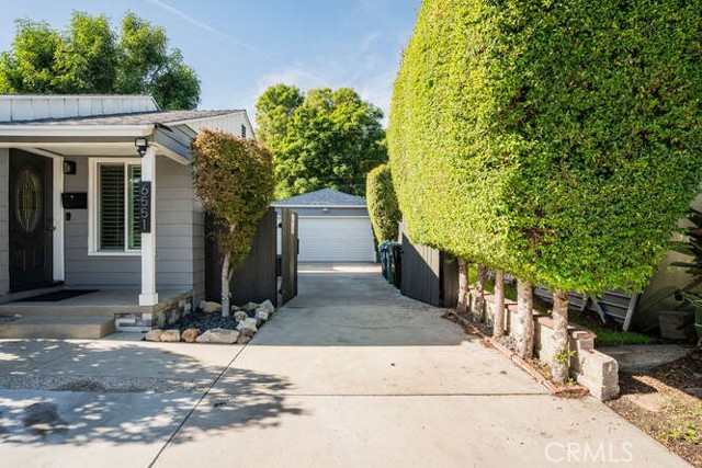 Detail Gallery Image 25 of 26 For 6551 De Celis, Lake Balboa,  CA 91406 - 3 Beds | 2 Baths