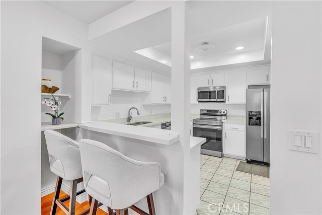 2318 Fox Hill, Los Angeles CA: https://media.crmls.org/medias/d3157a9d-7620-4188-9e27-6c390898ba04.jpg