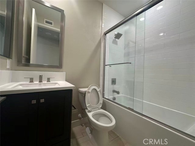 Detail Gallery Image 14 of 22 For 140 Crossover, Irvine,  CA 92618 - 4 Beds | 4/1 Baths