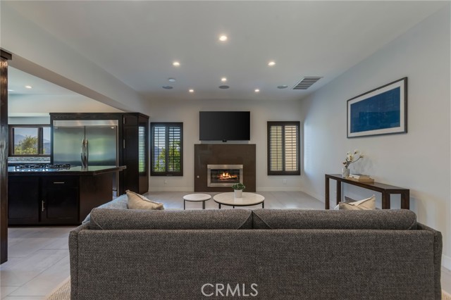 Detail Gallery Image 16 of 62 For 2111 Rimcrest Dr, Glendale,  CA 91207 - 4 Beds | 5 Baths