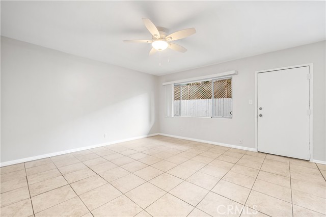 Detail Gallery Image 5 of 11 For 912 Gladys Ave #2,  Long Beach,  CA 90804 - 2 Beds | 1 Baths