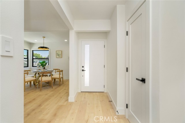 17200 Lanark Street photo 3