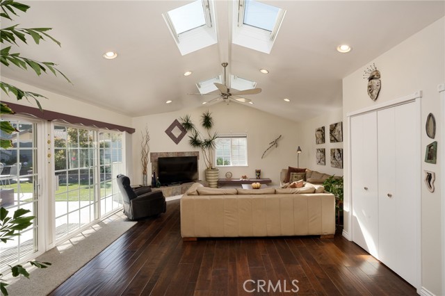 Detail Gallery Image 19 of 40 For 5022 Tasman, Huntington Beach,  CA 92649 - 3 Beds | 2 Baths