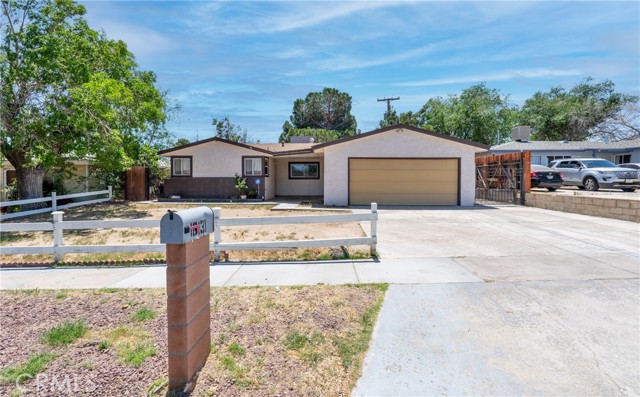 Detail Gallery Image 1 of 33 For 16131 Colina St, Victorville,  CA 92395 - 3 Beds | 2 Baths