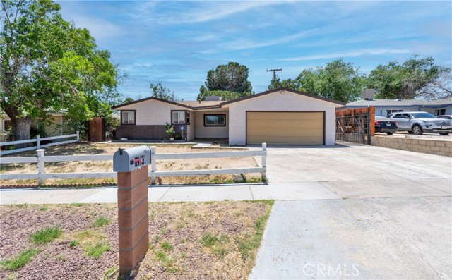 Detail Gallery Image 1 of 33 For 16131 Colina St, Victorville,  CA 92395 - 3 Beds | 2 Baths