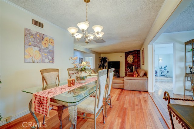 Detail Gallery Image 25 of 59 For 7115 Park Manor Ave, North Hollywood,  CA 91605 - 4 Beds | 2 Baths