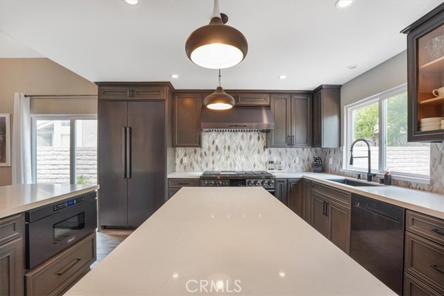 Image 16 of 52 For 450 Pesaro Street
