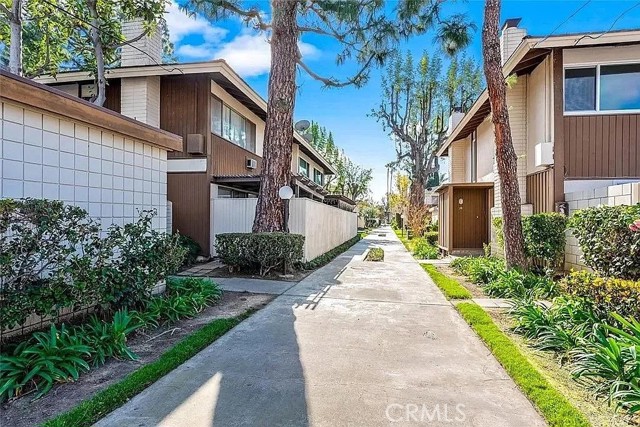 Detail Gallery Image 21 of 21 For 15500 Tustin Village #103,  Tustin,  CA 92780 - 2 Beds | 1/1 Baths