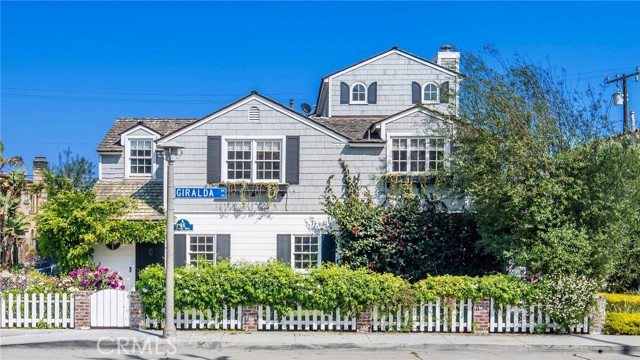 Detail Gallery Image 3 of 46 For 46 Giralda Walk, Long Beach,  CA 90803 - 4 Beds | 4/1 Baths