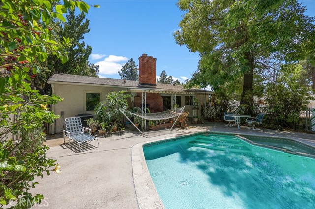 5703 Freeman