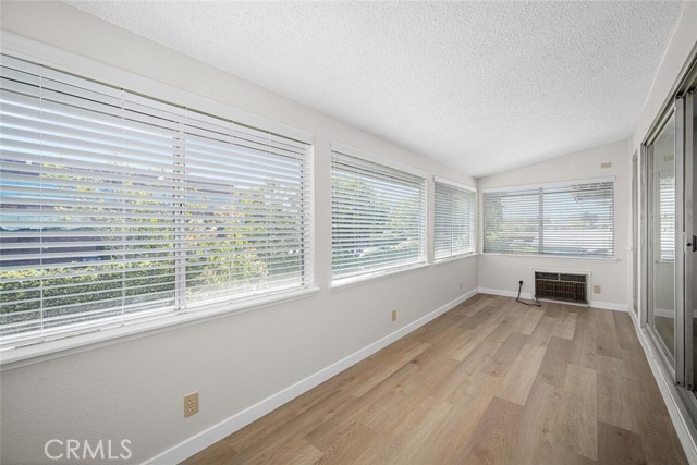 1930 St John Road, Seal Beach CA: https://media.crmls.org/medias/d31989a2-9fa5-47e2-9f97-acd5e4a1612a.jpg