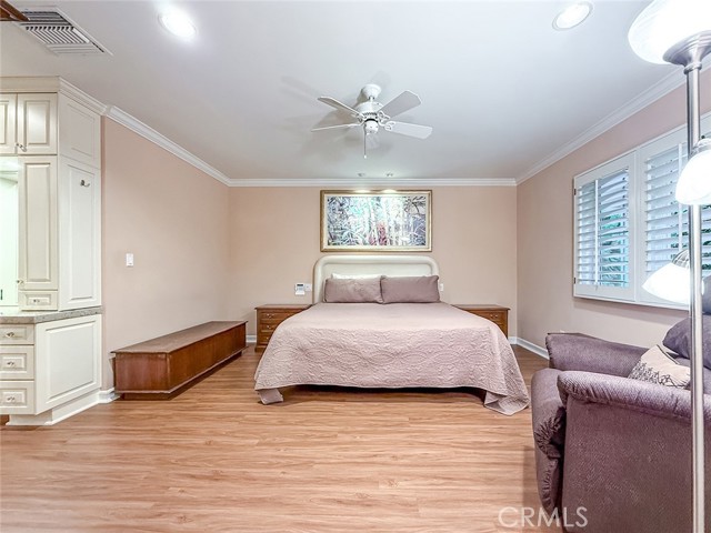 17512 Superior Street photo 44