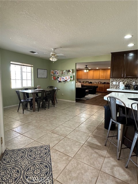 8843 San Diego Drive, Yucca Valley CA: https://media.crmls.org/medias/d31a7635-db87-4809-9faa-b8e1dbea2813.jpg