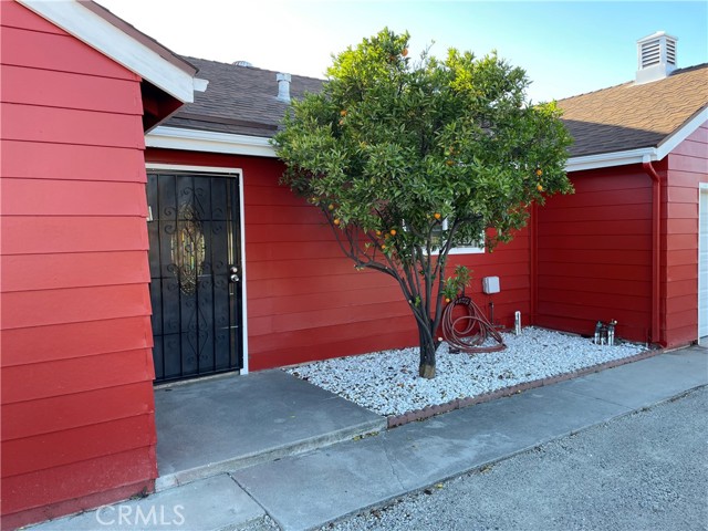 Detail Gallery Image 3 of 34 For 8855 Oneida Ave, Sun Valley,  CA 91352 - 3 Beds | 2 Baths