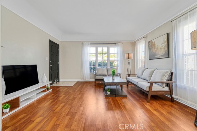 Detail Gallery Image 5 of 45 For 11290 Ivy Pl, Los Angeles,  CA 90064 - 3 Beds | 2 Baths