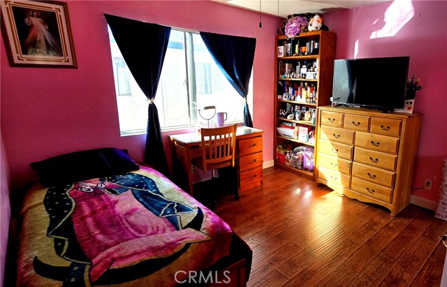 14287 Foothill Boulevard, Sylmar CA: https://media.crmls.org/medias/d31c791c-9e9f-46f0-848f-b6a68e8d6f66.jpg