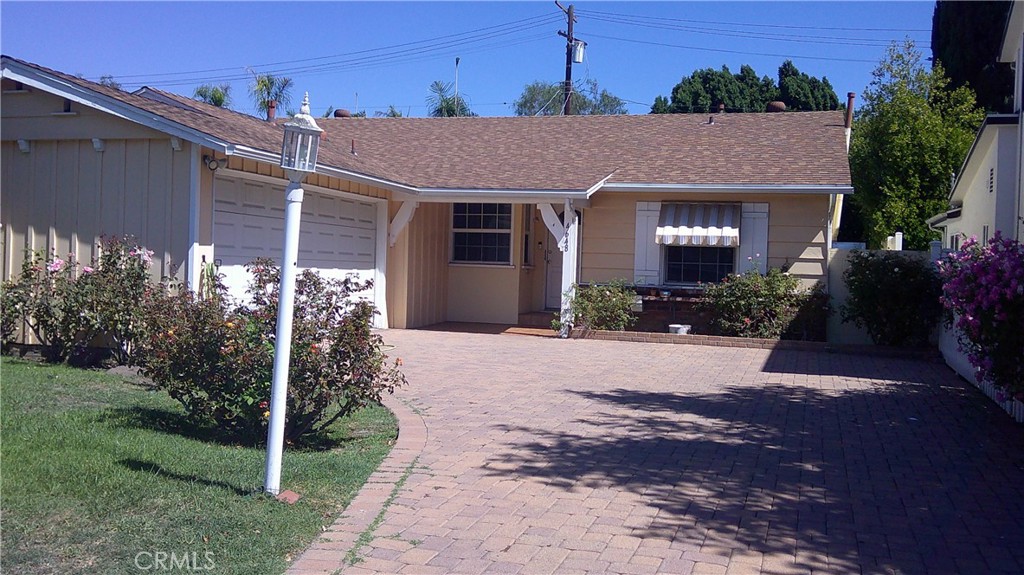 4648 Kraft — architectural residence