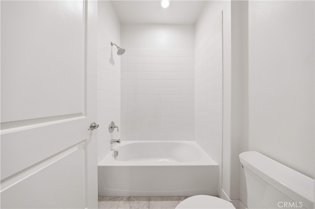 MLS #OC25251209 image #40