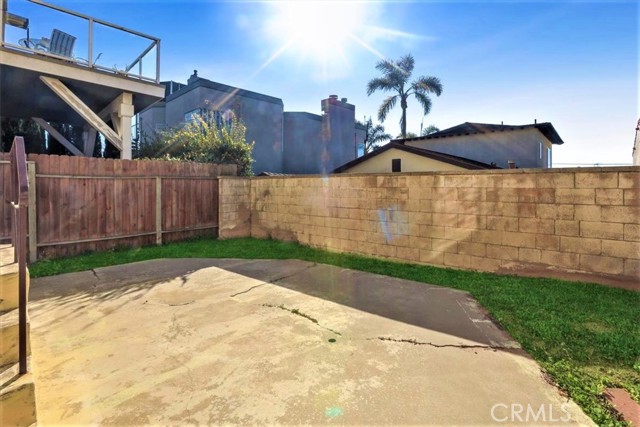 2017 Hillcrest Drive, Hermosa Beach, California 90254, 3 Bedrooms Bedrooms, ,2 BathroomsBathrooms,Residential,Sold,Hillcrest,SB22021267