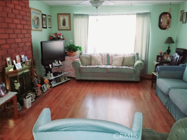 Detail Gallery Image 3 of 24 For 12446 Herrick, Sylmar,  CA 91342 - 6 Beds | 3 Baths