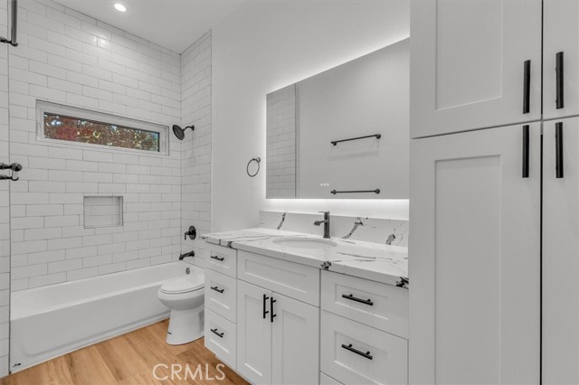 Detail Gallery Image 16 of 26 For 22716 Schoolcraft St, West Hills,  CA 91307 - 2 Beds | 2 Baths