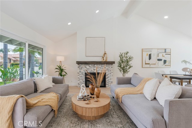 Detail Gallery Image 7 of 50 For 9821 Kite Dr, Huntington Beach,  CA 92646 - 3 Beds | 2 Baths