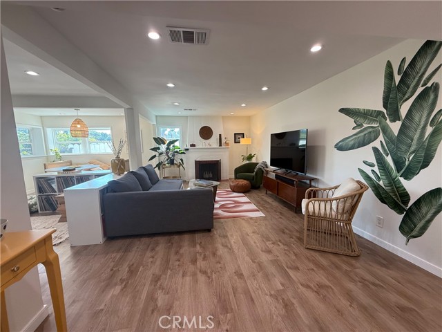 Detail Gallery Image 8 of 65 For 5120 Baltimore St, Los Angeles,  CA 90042 - 3 Beds | 3 Baths