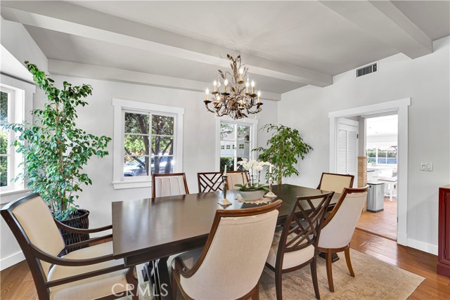 Detail Gallery Image 7 of 59 For 18090 Karen Dr, Encino,  CA 91316 - 4 Beds | 2/1 Baths