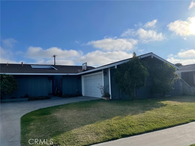 325 Vista Baya, Costa Mesa, CA 92627