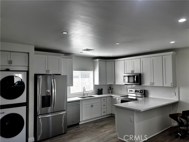 Detail Gallery Image 9 of 35 For 8644 N Corbin Ave, Northridge,  CA 91324 - 3 Beds | 3 Baths